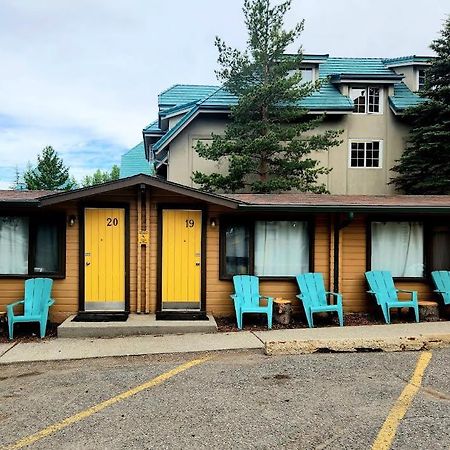 קאנמור Rundle Mountain Lodge מראה חיצוני תמונה