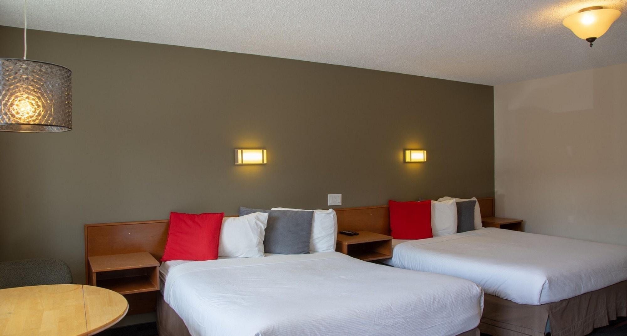 קאנמור Rundle Mountain Lodge מראה חיצוני תמונה