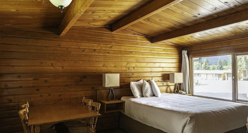 קאנמור Rundle Mountain Lodge מראה חיצוני תמונה
