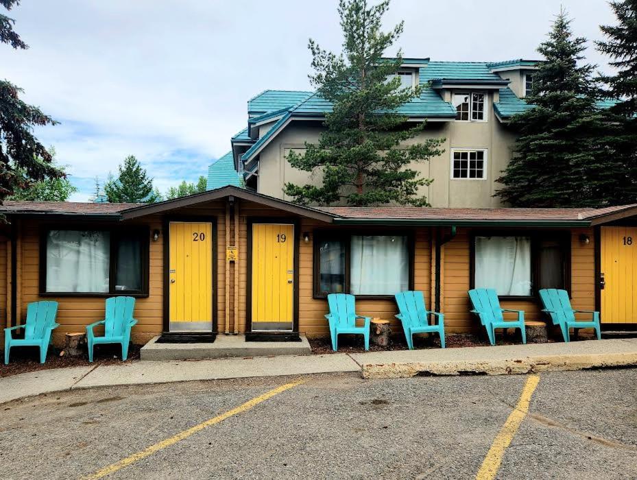 קאנמור Rundle Mountain Lodge מראה חיצוני תמונה