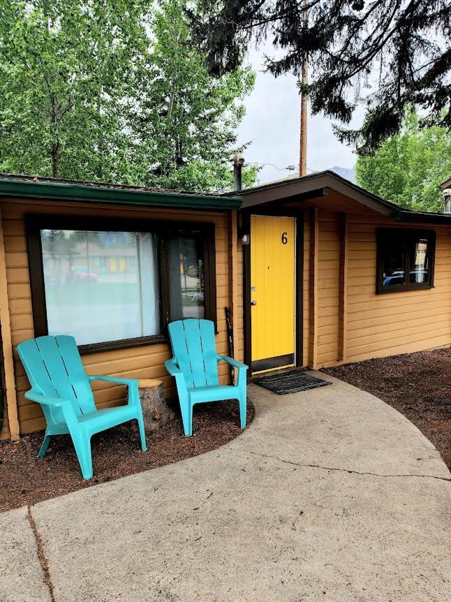 קאנמור Rundle Mountain Lodge מראה חיצוני תמונה